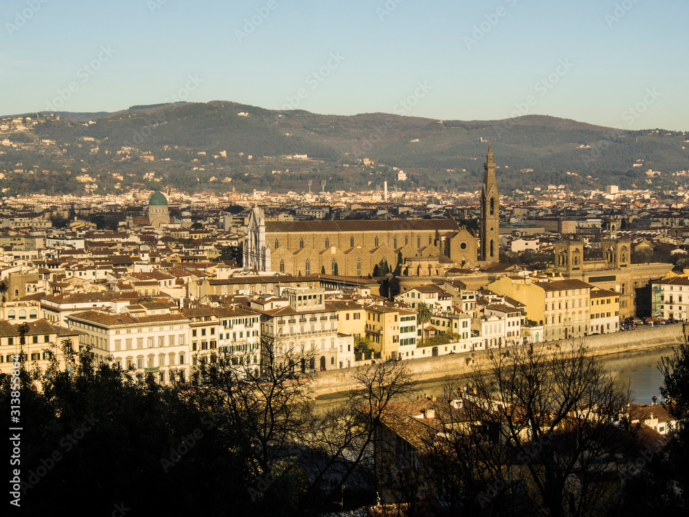 Italia, Toscana, Firenze, la città e la chiesa di Santa Croce.