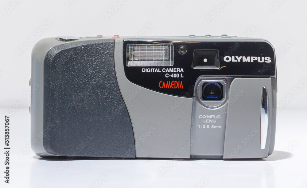 london, england, 05/05/2019 a retro vintage 1990s olympus digital camera  c400 L isolated on a white background. primitive digital photography camera.  early digital cameras. Stock Photo | Adobe Stock