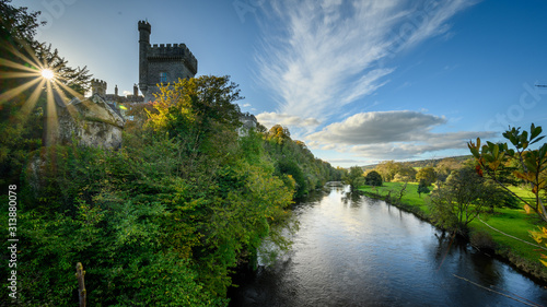 Cuadro en lienzo Lismore castle and blackwater river in Ireland