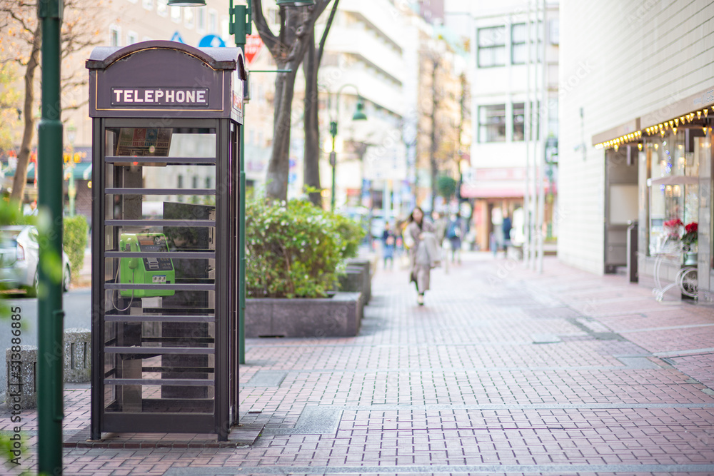 おしゃれな日本の公衆電話 横浜馬車道 Stock 写真 Adobe Stock