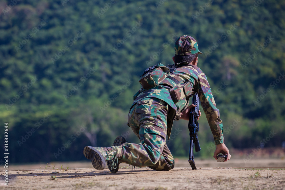 Fototapeta premium Soldier and combat for background