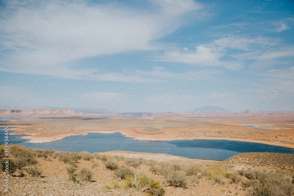 Lac Powell - Lac artificiel situé entre l'Arizona & l'Utah