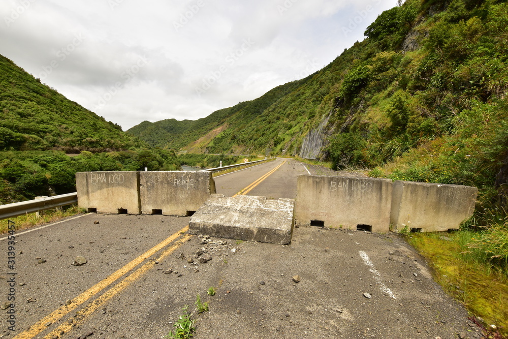 Manawatu Gorge barrier walls prohibited area