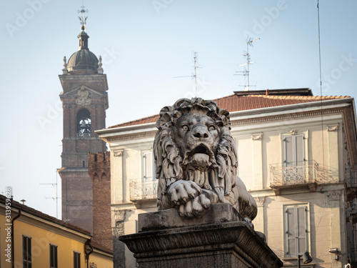 Statue of one of the two Lions placed on the pylons of the 