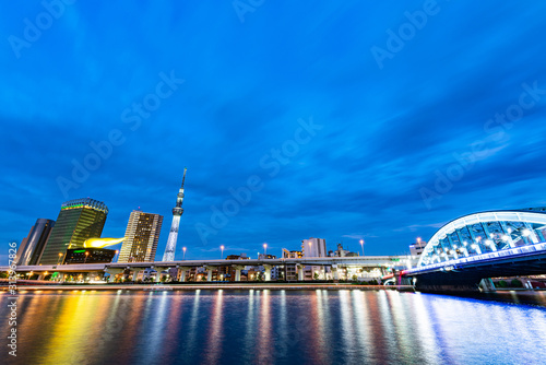 東京スカイツリーと隅田川