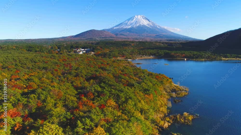 本栖湖と富士山空撮 本栖湖と富士山空撮
