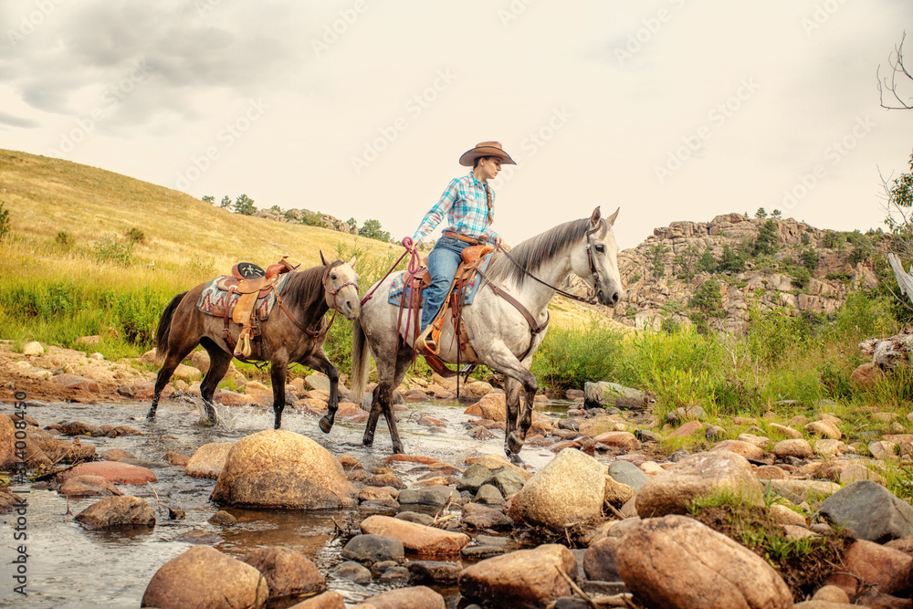 Naklejka premium Cowgirl Creek Crossing