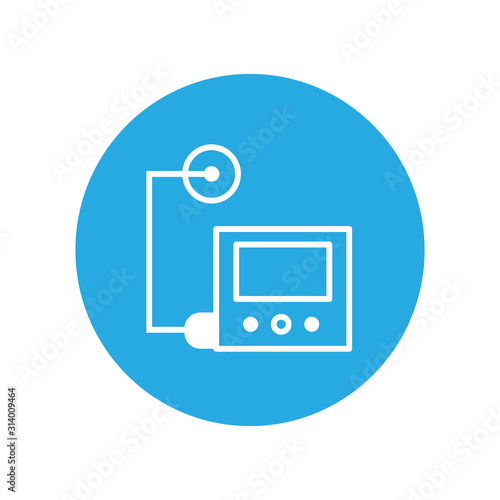 Insulin pump. Diabetes line icon, glucose monitoring life. Modern infographic logo and pictogram.