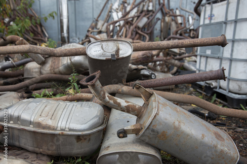 Wallpaper Mural Rescue Services. Car graveyard, repair of auto parts, metal. Torontodigital.ca