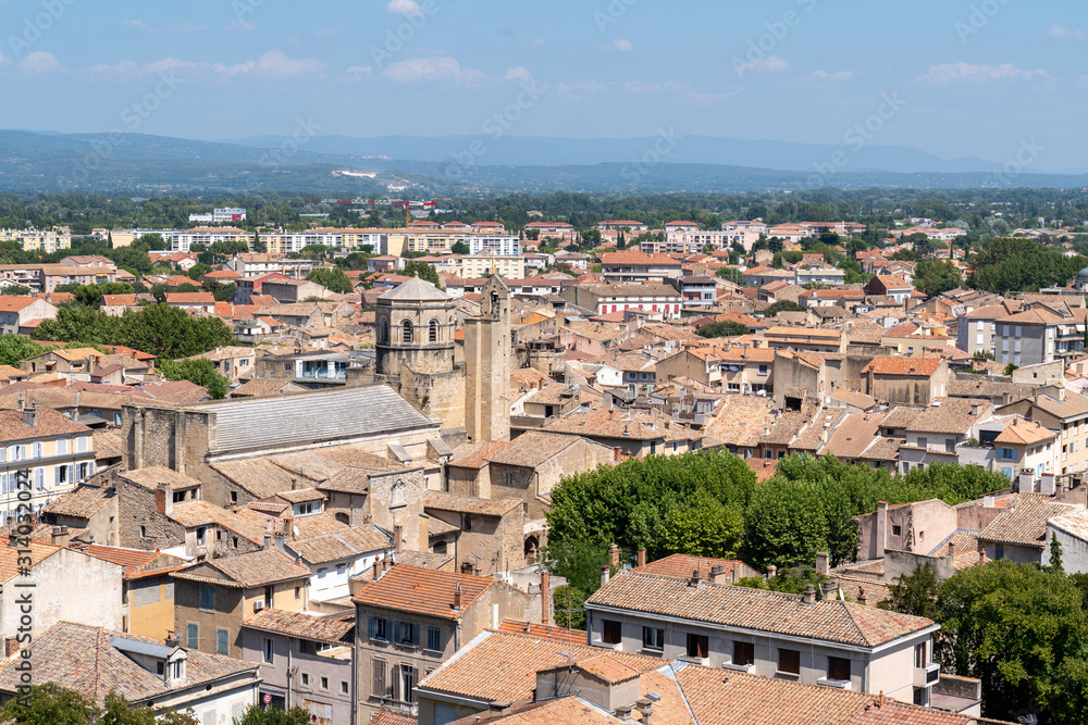 view of hill city Cavaillon south of France
