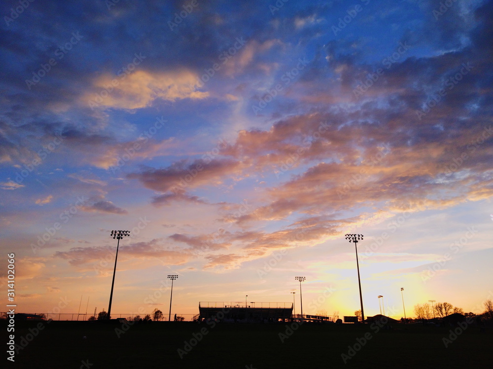 Obraz premium Sunset over Field ll