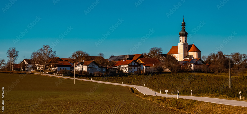 Naklejka premium Beautiful winter view with a church near Haid, Bavaria, Germany