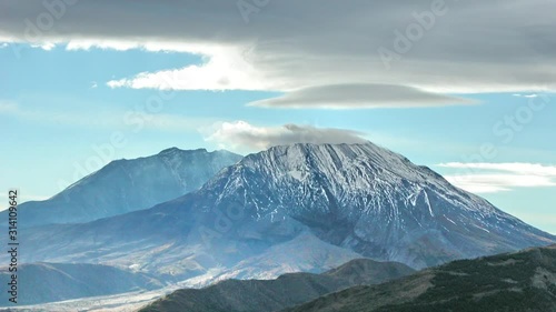 Wallpaper Mural Mount St. Helens is an active stratovolcano located in Skamania County, Washington, in the Pacific Northwest region of the United States. Cinemagraph, zoom in out, loopable Torontodigital.ca
