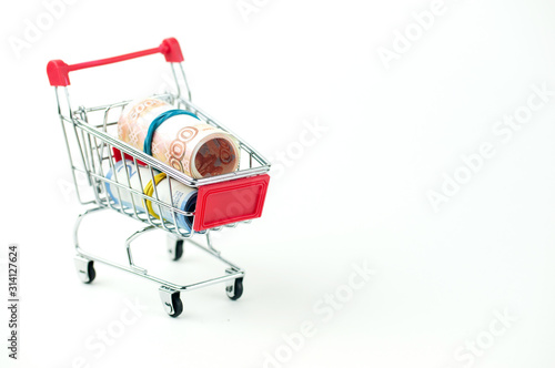 Russian money in the shopping cart © I