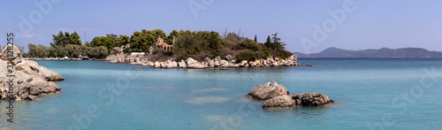 The panoramic views of the sea and the mountains