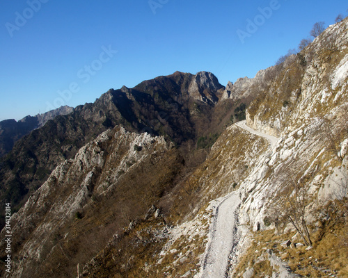 road to the mountains