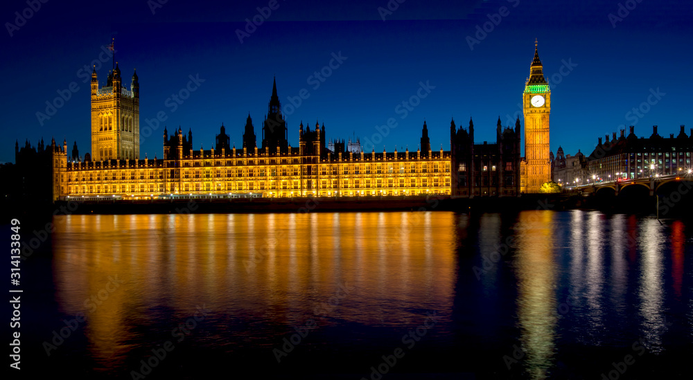UK, england, London, Houses of Parliament dusk