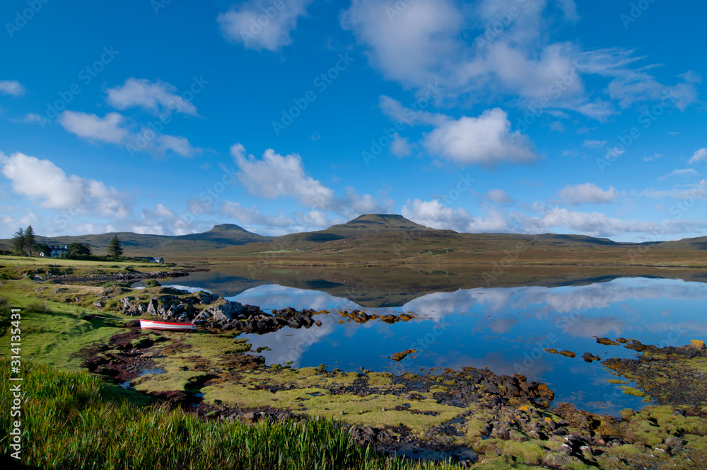 europe, UK, Scotland, Highland, Isle of Skye, Loch Dunvegan