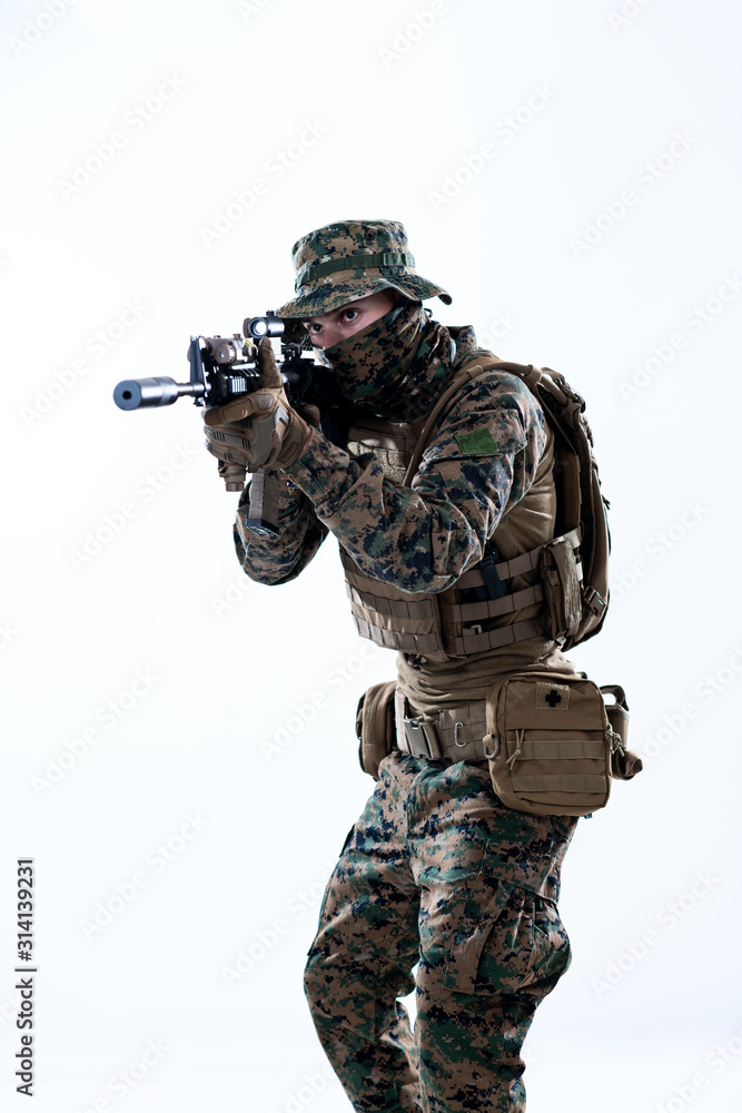 soldier in action aiming laseer sight optics soldier in action aiming laseer sight optics