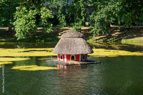 Obraz na płótnie Popular city park Wallanlagen with Am Wall Windmill and river in Bremen, Germany w salonie
