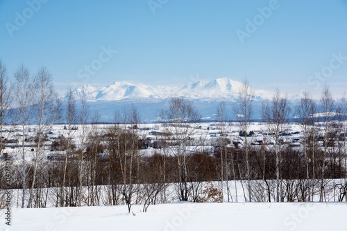 冬晴れの空と山並み 大雪山