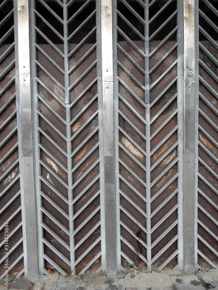 street curly herringbone metal fence street curly herringbone metal fence