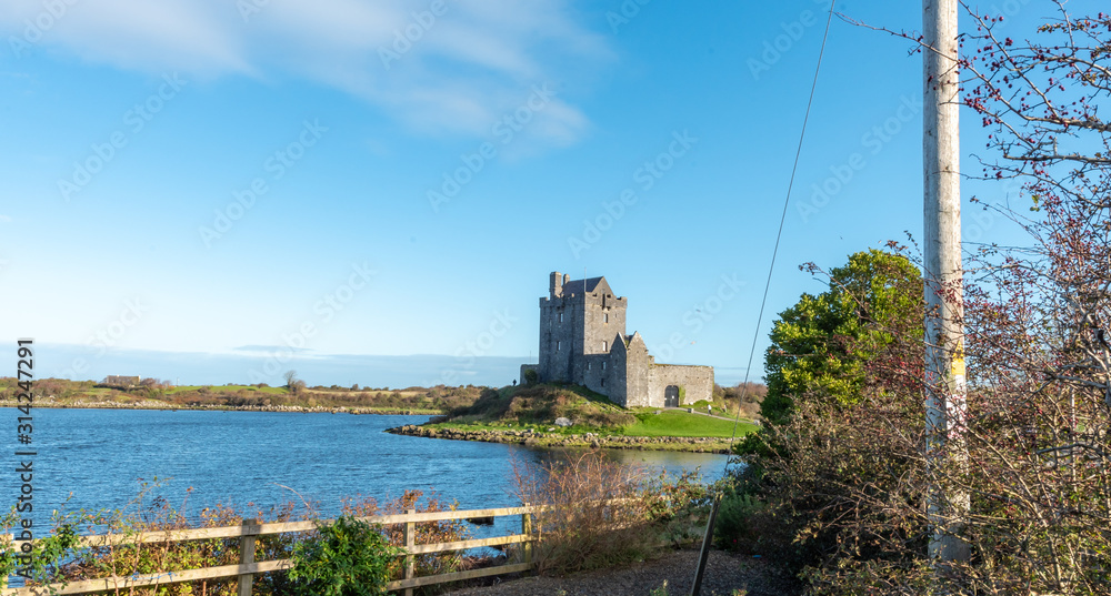Fototapeta premium old castel in ireland