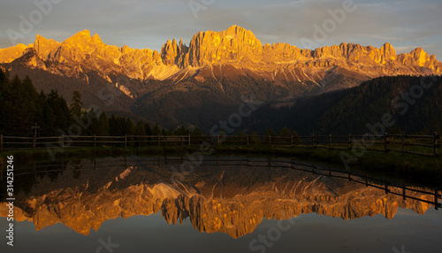 Rosengarten in den Dolomiten  S  dtirol  Italien