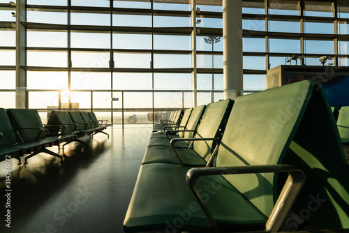 Obraz na płótnie Chairs in modern airport terminal w salonie