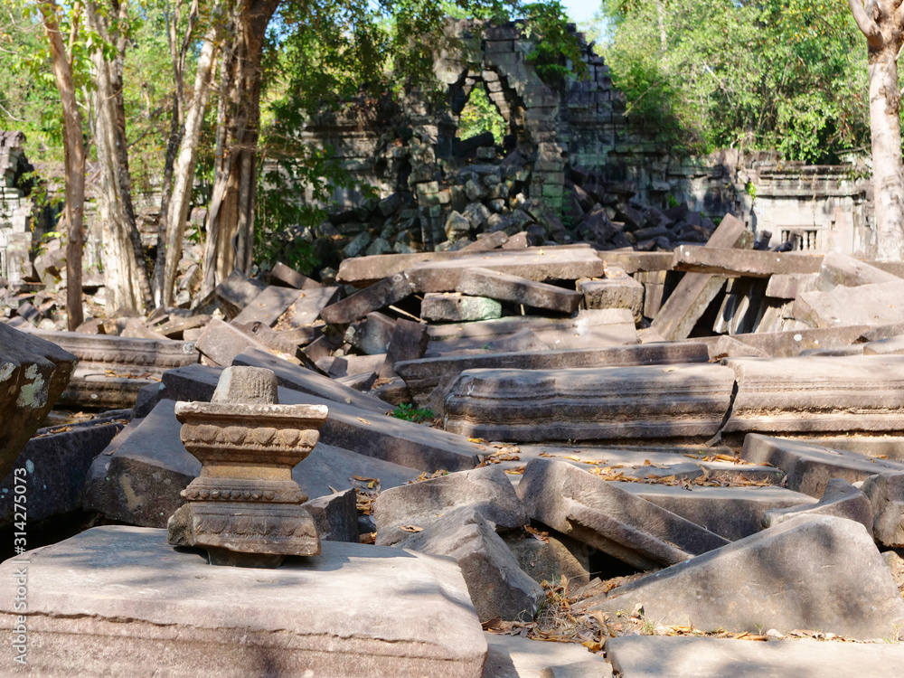 Beng Mealea ancient temple ruines in the middle of jungle forest in Sieam Ream, Cambodia Beng Mealea ancient temple ruines in the middle of jungle forest in Sieam Ream, Cambodia