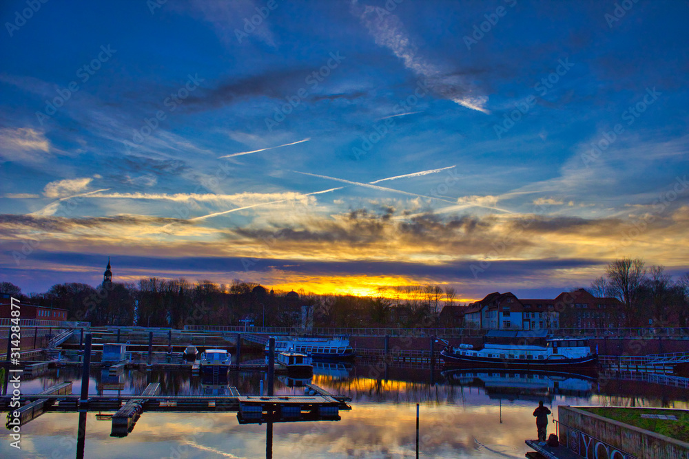 Fototapeta premium Hafen Celle bei Sonnenaufgang