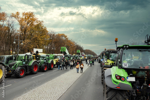 Photography Landwirte setzen ein Zeichen - Berlin-Demo - Anfahrt mit den Traktoren