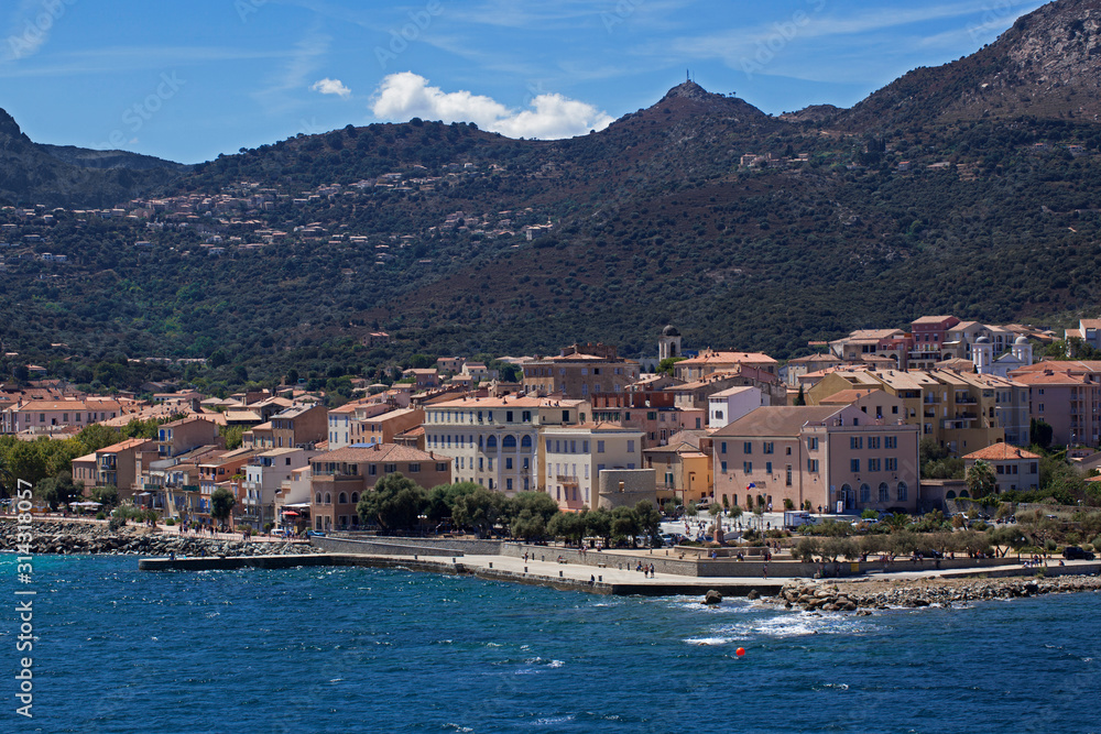 Port de plaisance de la baie d'Île-Rousse, Corse, France