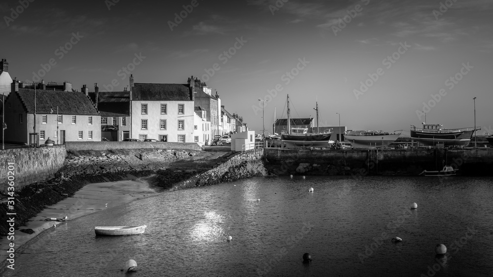Fototapeta premium winter in st monans fishing village, fife, scotland. 2020