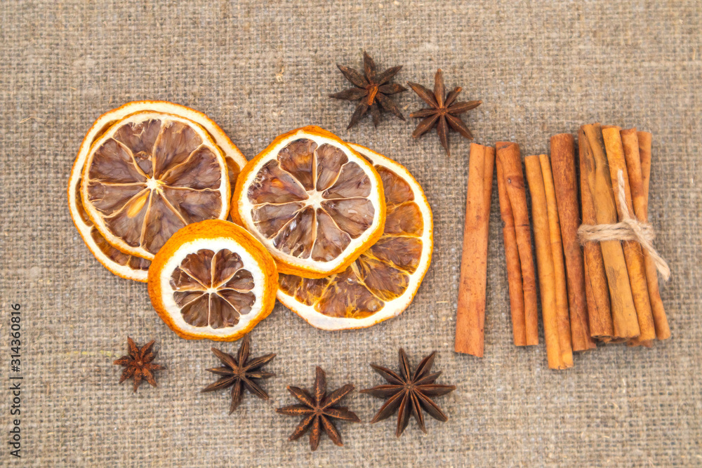 making mulled wine cinnamon anise dried fruits making mulled wine cinnamon anise dried fruits