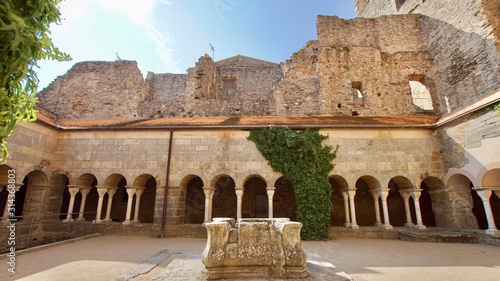 Sant Pere de Rodes photo