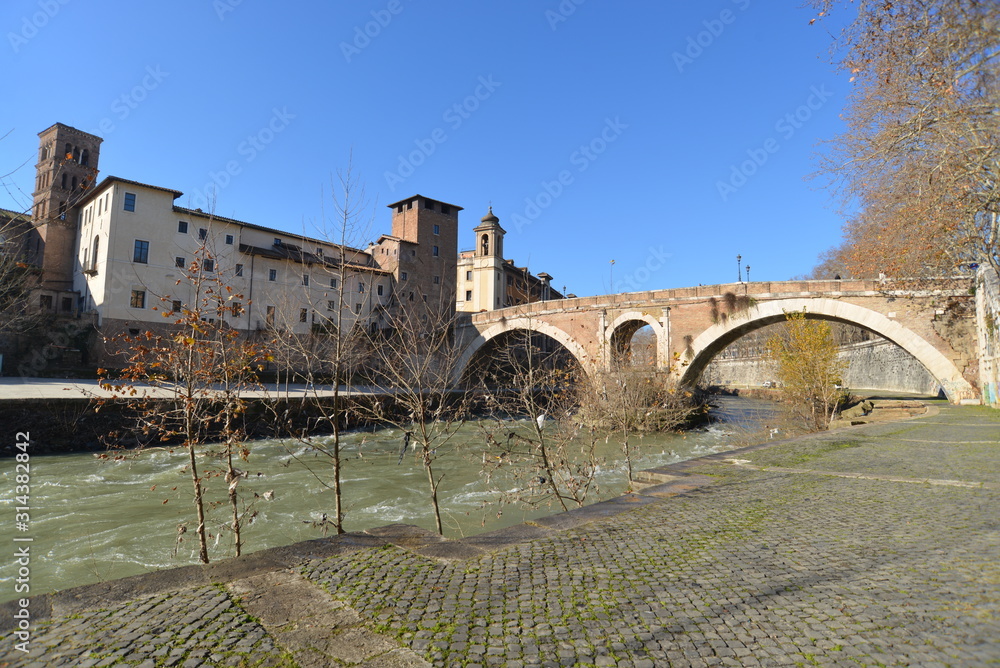 Obraz premium Isola Tiberina Roma