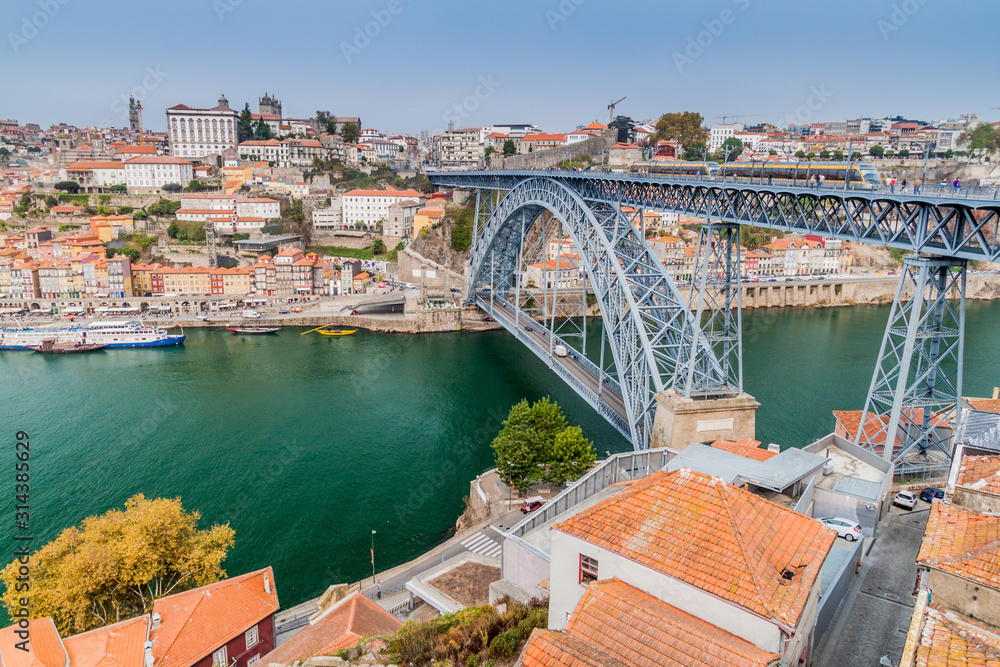 Dom Luis bridge and the old town in Porto, Portugal
