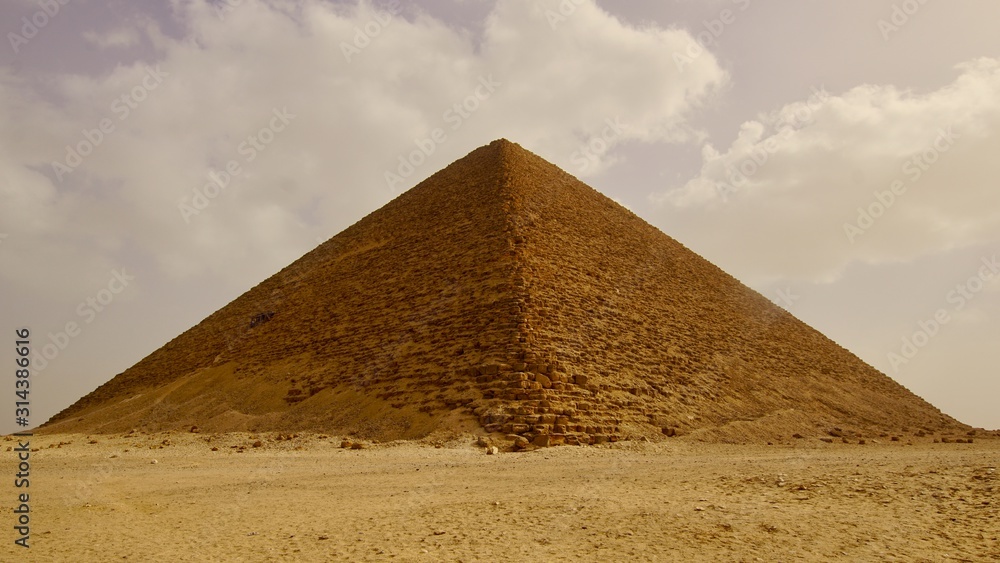 Rote Pyramide