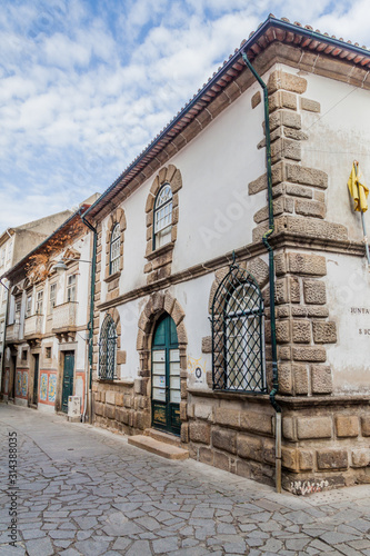 Fototapeta Naklejka Na Ścianę i Meble -  BRAGA, PORTUGAL - OCTOBER 15, 2017: Old houses in the center of Braga, Portugal