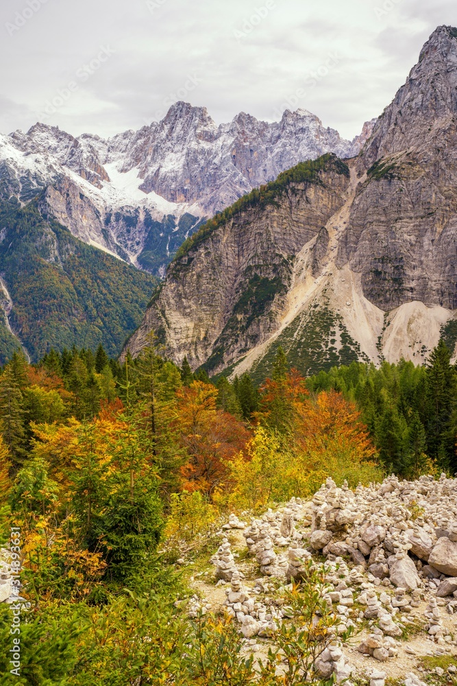 Triglav Nationalpark in Slowenien, Herbst, Berge , Schnee
