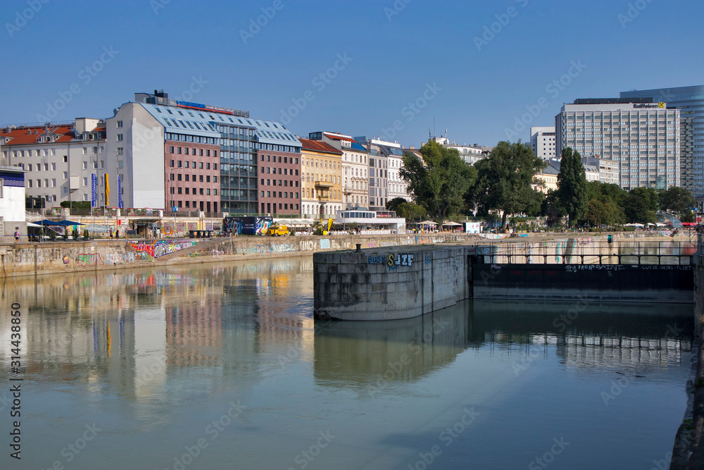 Fototapeta premium Wide angle view of the Danube canal in Vienna city center.