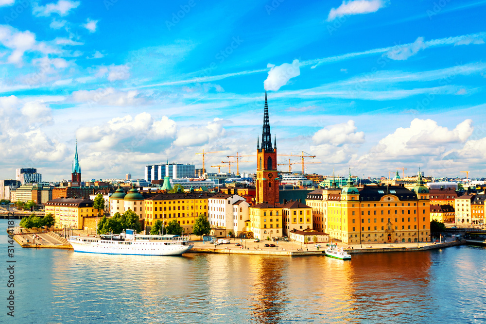 Naklejka premium Beautiful panoramic view of Stockholm Old town Gamla Stan. Summer sunny day in Stockholm, Sweden.