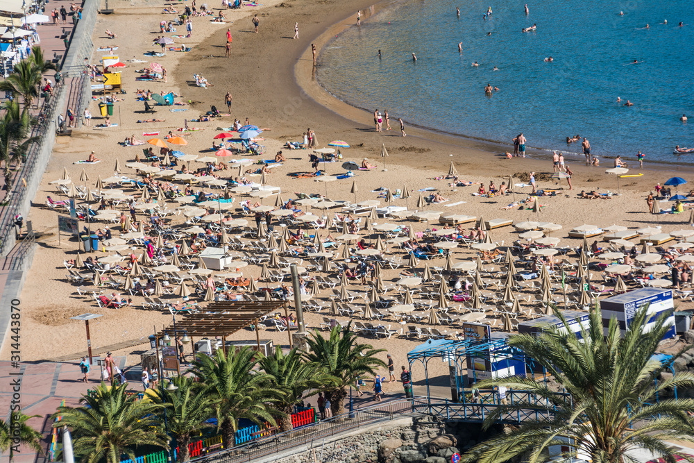 Blick auf den Strand von Puerto Mogán auf Gran Canaria.