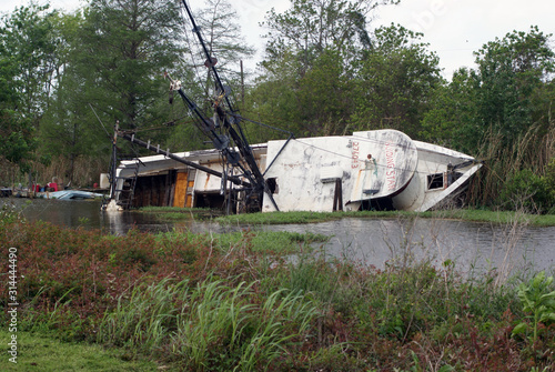 Tablou pe pânză Victim of Hurricane Katrina in the Pearl River