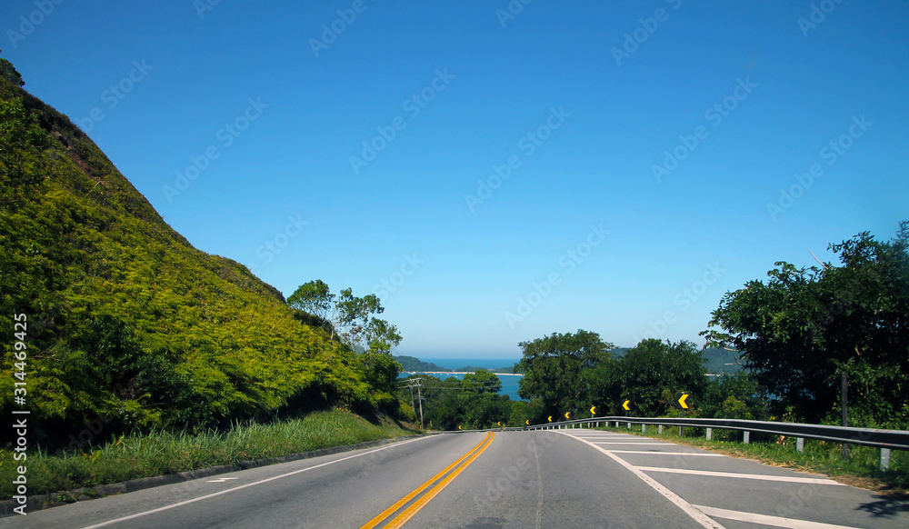 The road til Ilhabela