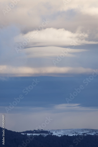 nuage lenticulaire sur les vosges © Olympixel
