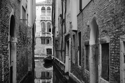 Black and white long exposure of Venetian canal at dawn © Benedictus