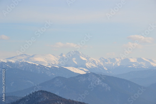 view of mountains © Edgard