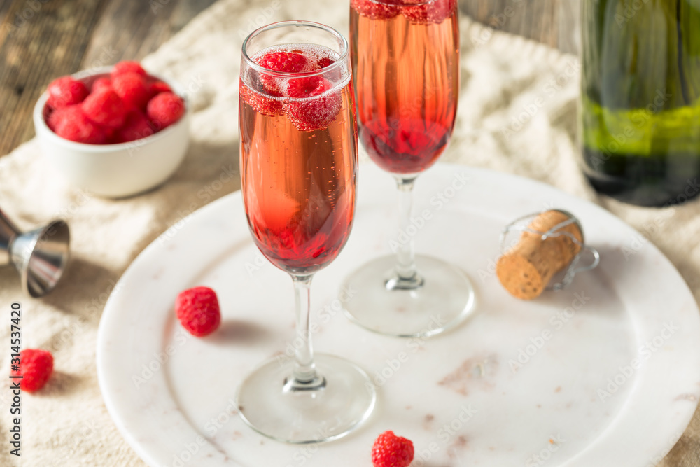 Refreshing Alcoholic Kir Royale Refreshing Alcoholic Kir Royale